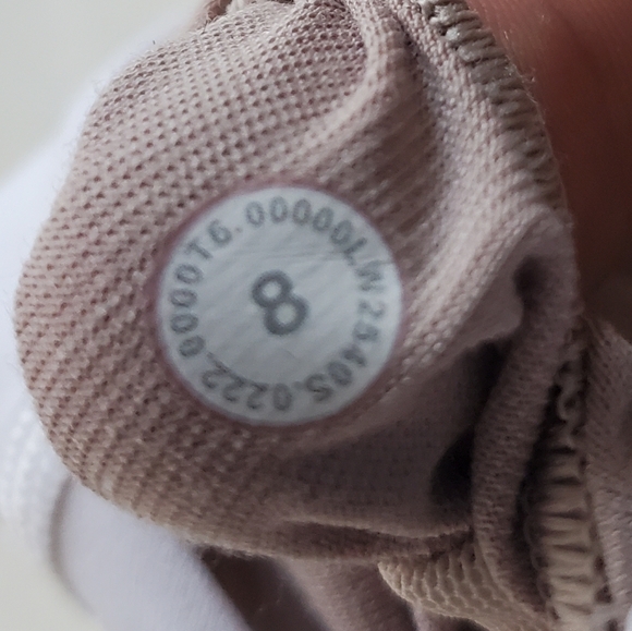 lululemon athletica Energy Bra Medium Support, B-D Cups Size Dot 8 - Picture 6 of 6